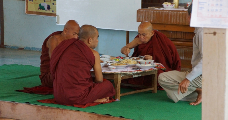Buddhist Teachings on Diet